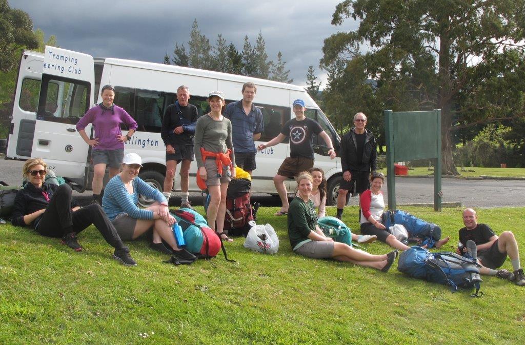 bushcraft team