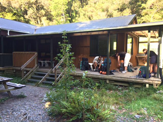 Atiwhakatu Hut