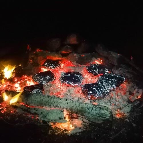 Cooking diner on a campfire