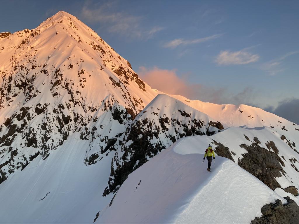 The classic view of the Low Peak and the Gap protected by a mini-peak just ahead of us