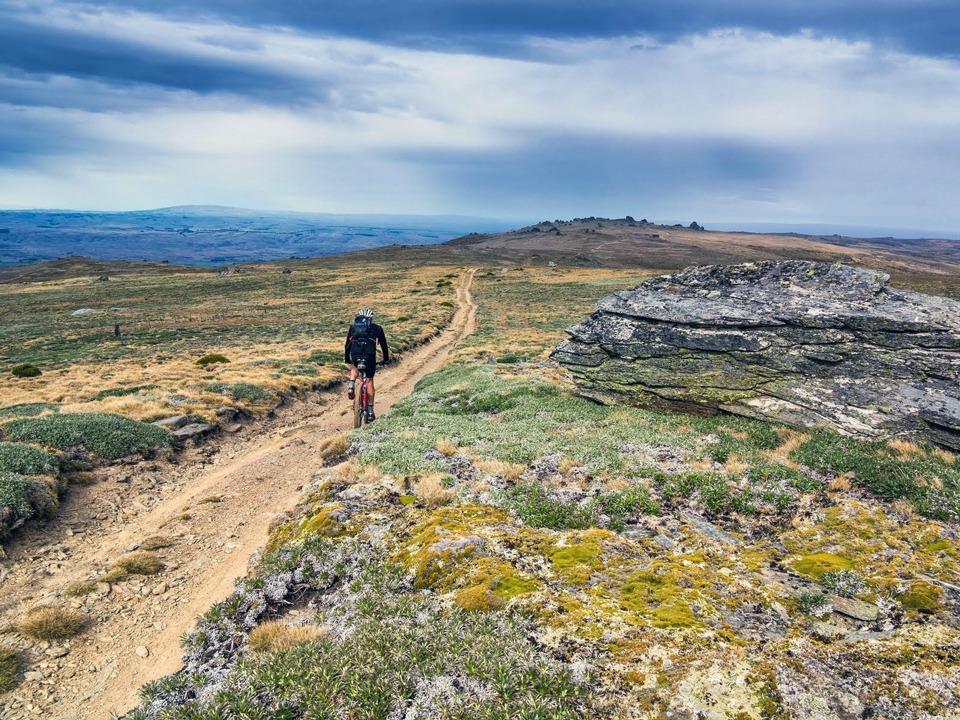 Mountain biking along the top of the Rock and Pillar Range Otago