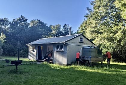 The medium-fit and medium groups the morning after our stay at Triplex Hut.