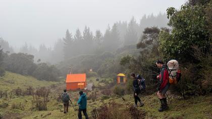 Descent down to Poutaki Hut