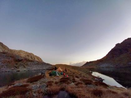 Campsite between the two tarns at 1600m. (Photo credit: Jamie).