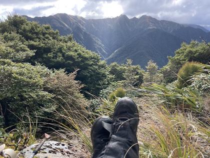 Lunch stop with views of the Tararua Peaks (Photo credit: Emily)