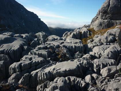 And we enter the Karst Limestone Wonderland of Mt Owen.
