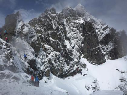 The mixed climbing clinic in full swing.
