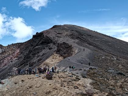 The track below Red Crater at the busiest time of the day (Credit: Amrita)