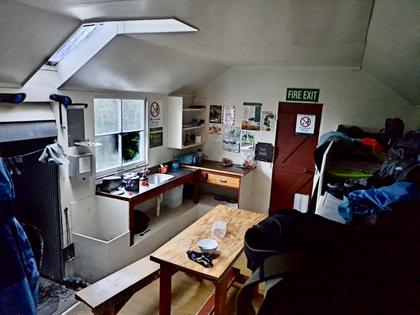 Inside Cupola Hut, an 8-bunk hut [Peter]