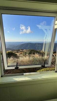 Perfect weather to wake up to in Cattle Ridge Hut