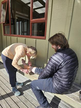 Dr Katherine from Tasmania strapping Rory’s ankle (Credit Sara)