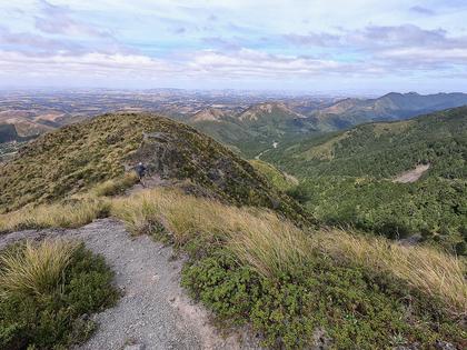 The track back down the ridge