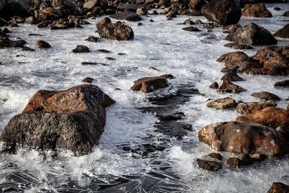 Ice covered streams on the way to Tama Lakes