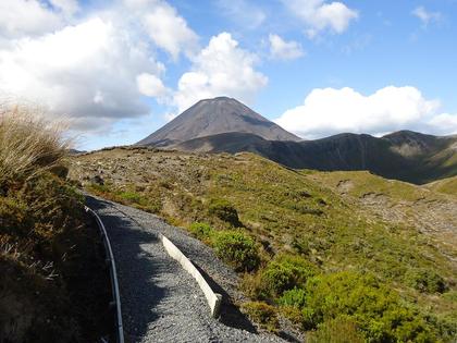 The start of the well-maintained track near Tama Lakes
