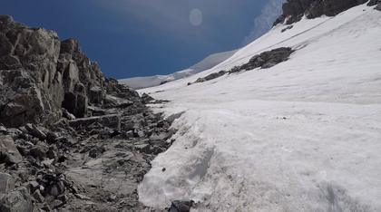Our high point on Sebastapol ridge, just below the edge of the Annette Plateau and the summit of Mt Annette. Risk of rockfall and lack of time made it too dangerous to continue
