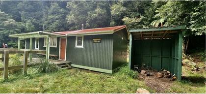Tutuwai Hut